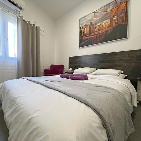 Apollo Rooms By Albert'S Apartment لارنكا المظهر الخارجي الصورة