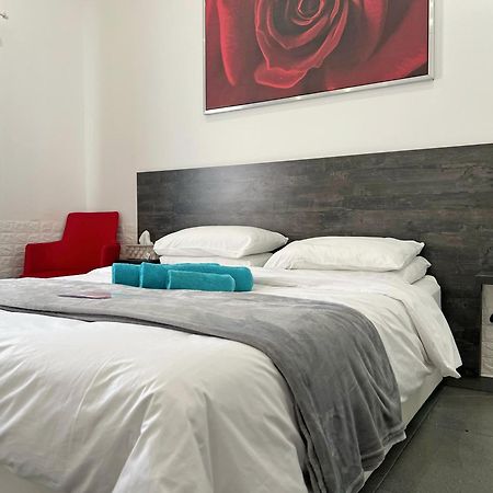 Apollo Rooms By Albert'S Apartment لارنكا المظهر الخارجي الصورة