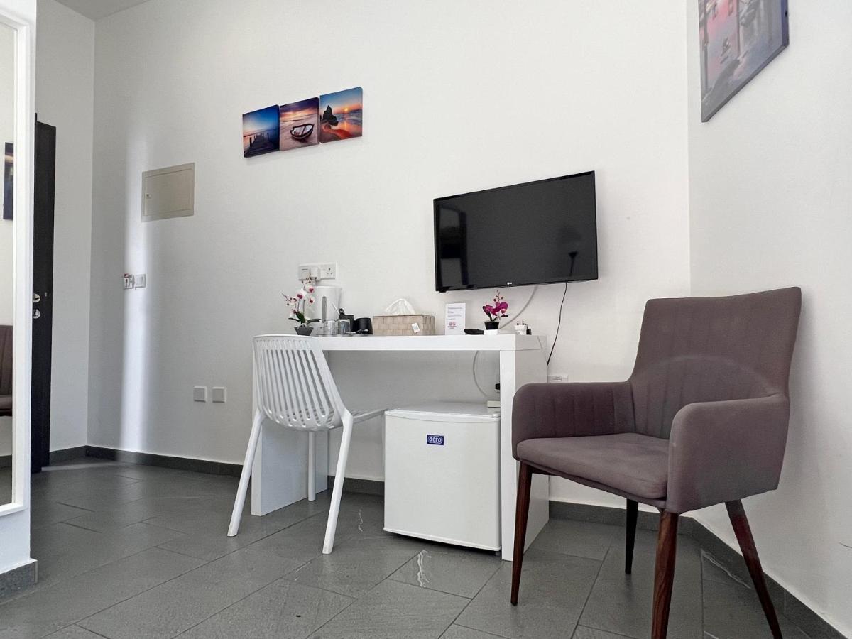 Apollo Rooms By Albert'S Apartment لارنكا المظهر الخارجي الصورة
