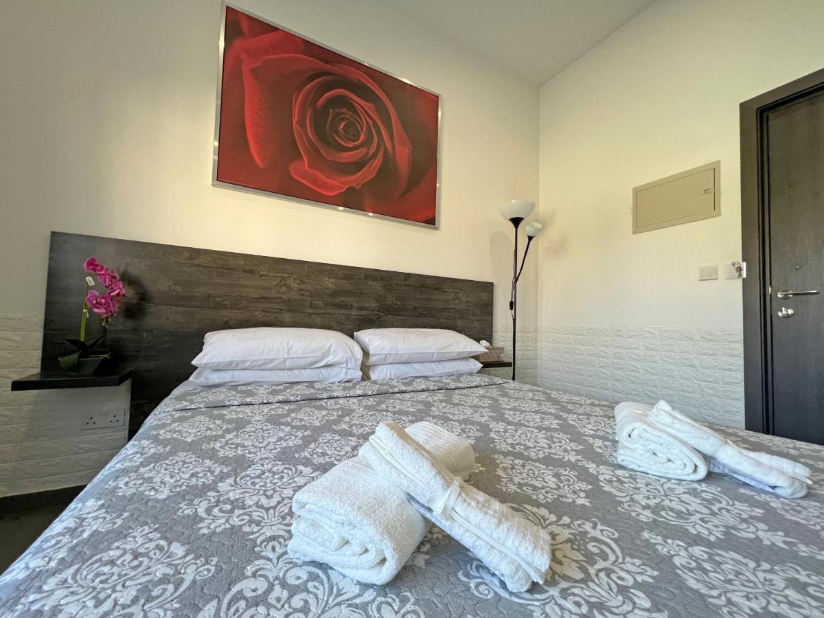 Apollo Rooms By Albert'S Apartment لارنكا المظهر الخارجي الصورة